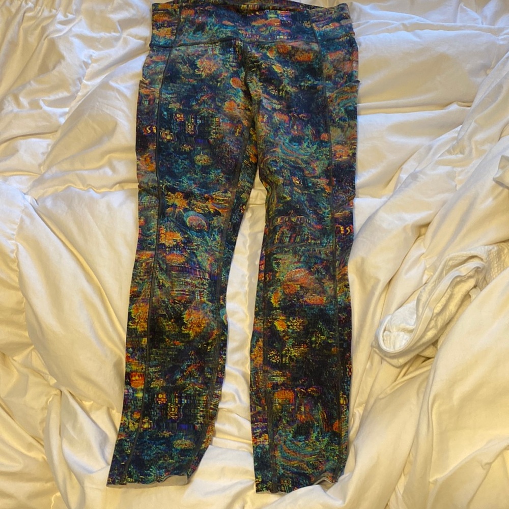 Lululemon size 8 leggings